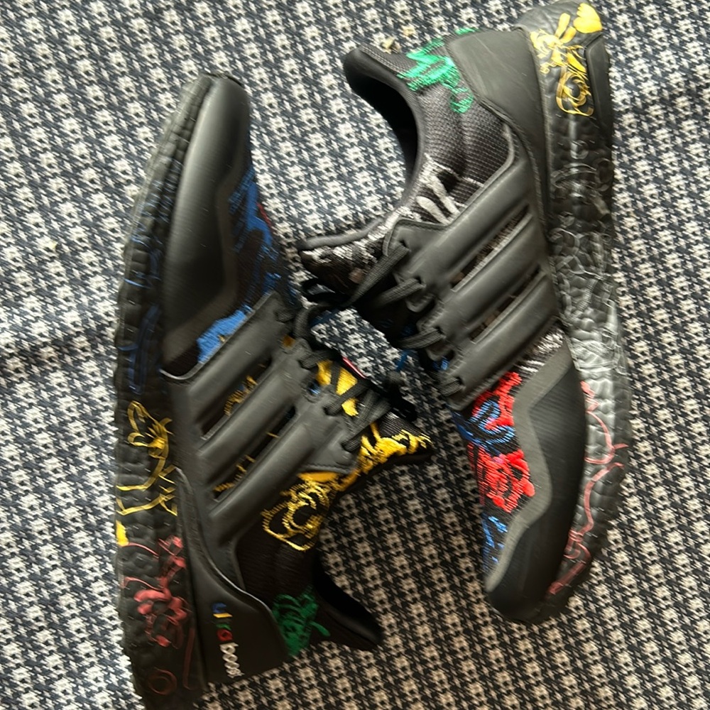 Adidas Ultra Boost x Disney Goofy. Sz. 11.